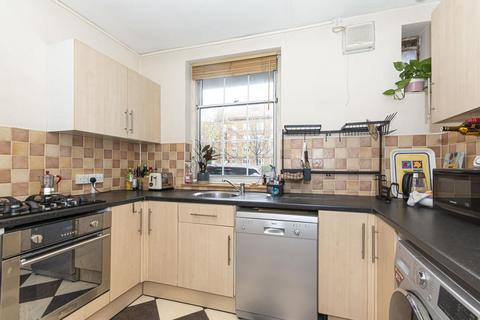 3 bedroom flat to rent, William Bonney Estate, Clapham SW4