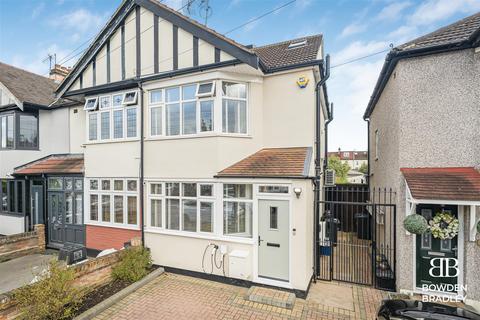 3 bedroom end of terrace house for sale, Uplands Road, Woodford Green