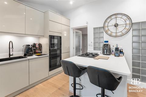 98 Uplands Road, Woodford Green, IG8 8JW