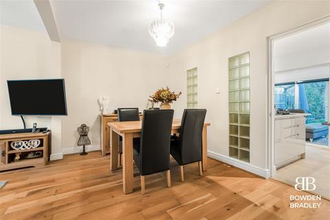 98 Uplands Road, Woodford Green, IG8 8JW