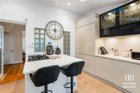 98 Uplands Road, Woodford Green, IG8 8JW