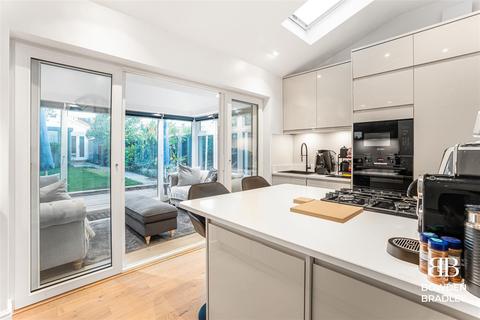 98 Uplands Road, Woodford Green, IG8 8JW