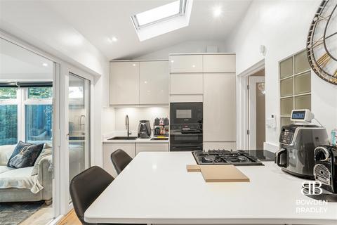 98 Uplands Road, Woodford Green, IG8 8JW