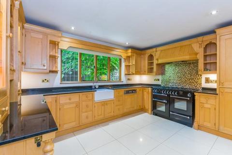 4 bedroom flat for sale, Oast House, St Georges Road, Bromley, BR1