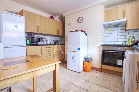 4 bedroom house to rent, Burley Lodge Road, Hyde Park, Leeds