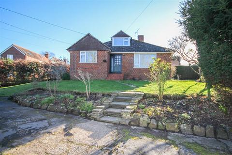 3 bedroom detached bungalow to rent, Ewshot Lane, Farnham GU10