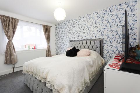 2 Canterbury Close, Greenford, UB6 9DQ