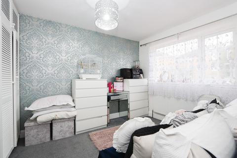 2 Canterbury Close, Greenford, UB6 9DQ