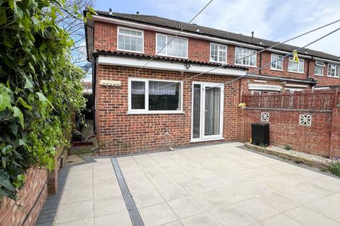 2 Canterbury Close, Greenford, UB6 9DQ