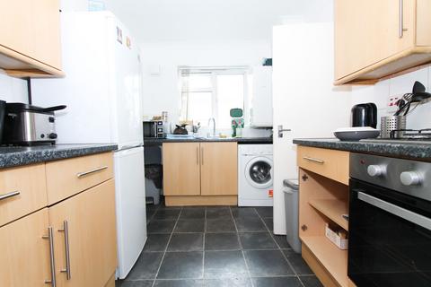 14 Fisher Close, Greenford, UB6 9UF