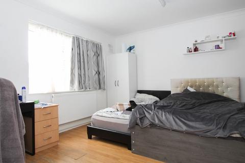 14 Fisher Close, Greenford, UB6 9UF