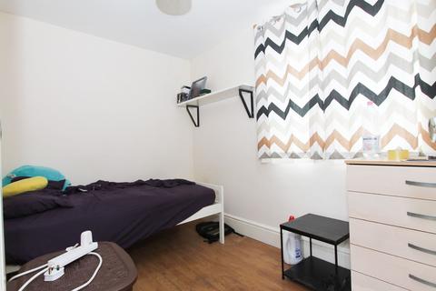 14 Fisher Close, Greenford, UB6 9UF