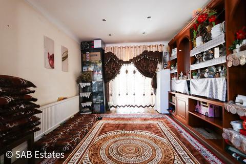 4 bedroom semi-detached house for sale, Carr Road, Northolt, UB5