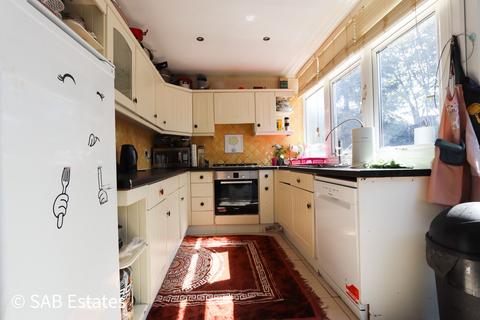 4 bedroom semi-detached house for sale, Carr Road, Northolt, UB5