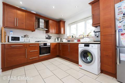 4 bedroom terraced house for sale, Allenby Road, Southall, UB1