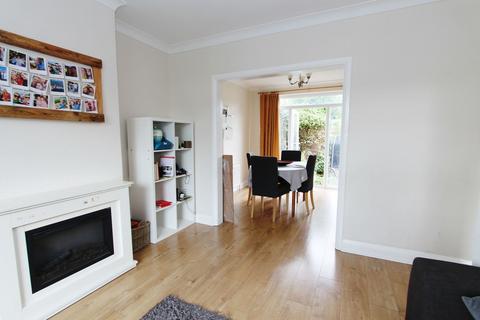 3 bedroom semi-detached house for sale, Henley Close, Greenford, UB6