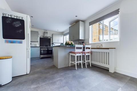 40 Brixham Close, Stevenage, SG1 2RY