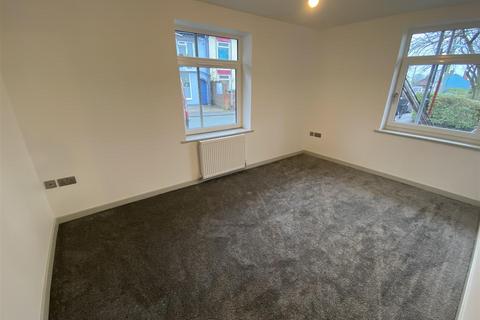 1 bedroom flat to rent, Albert Street, Stone