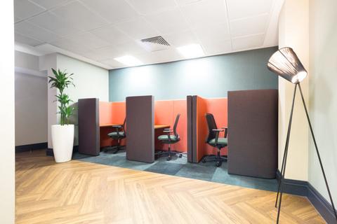 Serviced office to rent, London EC3V