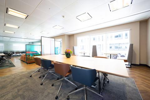 Serviced office to rent, London EC3V