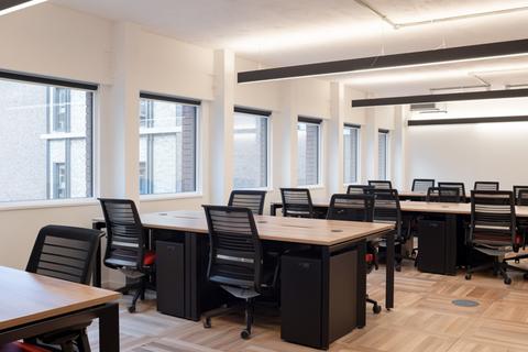 Serviced office to rent, London EC3R