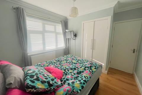 Turner Road, Edgware HA8