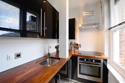 3 bedroom flat to rent, 39 HILL STREET, London, W1J