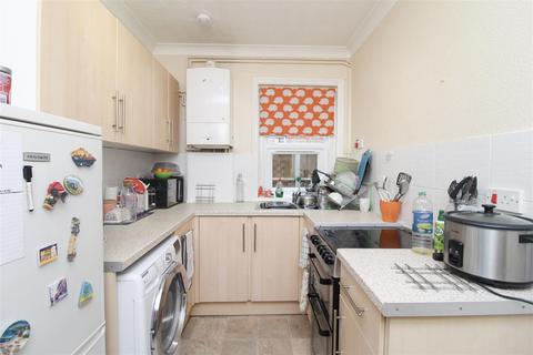 2 bedroom house to rent, Morris Road, Southampton