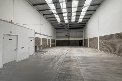 Industrial unit to rent, Unit 9, Davies Road Trade Centre, Davies Road, Evesham, Worcestershire, WR11 1XG