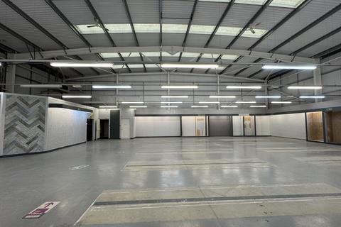 Warehouse to rent, Unit 5, Davies Road Trade Centre, Davies Road, Evesham, Worcestershire, WR11 1XG