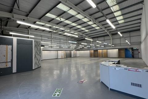 Warehouse to rent, Unit 5, Davies Road Trade Centre, Davies Road, Evesham, Worcestershire, WR11 1XG