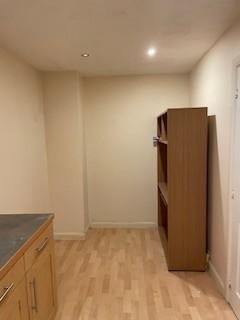 3 bedroom semi-detached house to rent, Oakwood Road, Anstey Lane, Leicester, LE4