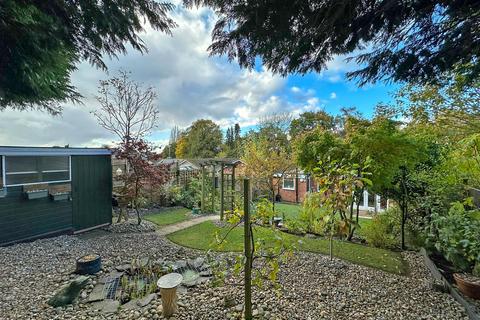 2 bedroom detached bungalow for sale, Glendale Close, MERRY HILL