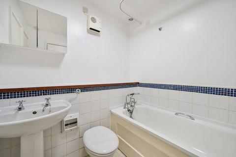 2 bedroom maisonette for sale, Green Acres, Croydon