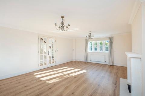 4 bedroom detached house for sale, Sydenham Close, Banbury OX17