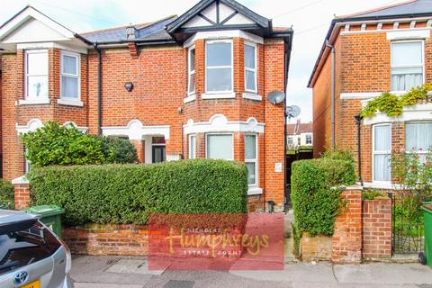 2 bedroom house to rent, Morris Road, Southampton