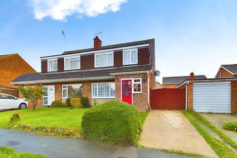 3 bedroom semi-detached house for sale, Heath Way, Horsham RH12