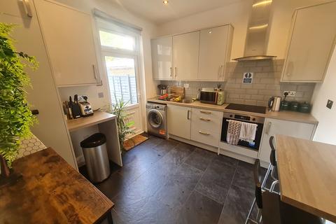 6 bedroom house of multiple occupation for sale, Croydon CR2