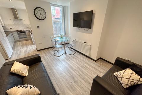 6 bedroom terraced house to rent, Hannan Road, L6 6DB,