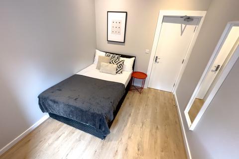6 bedroom terraced house to rent, Hannan Road, L6 6DB,