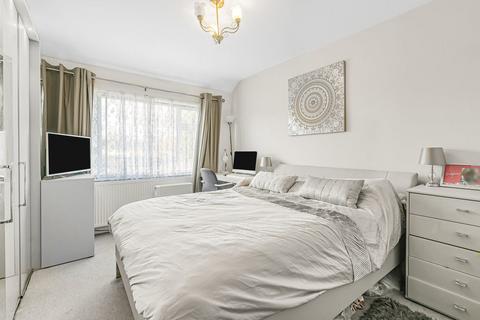 4 bedroom semi-detached house for sale, Vicarage Farm Road, Hounslow, TW3