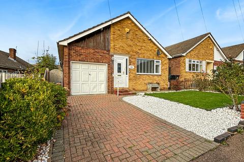 2 bedroom detached bungalow for sale, Hazelwood Crescent, Little Clacton, Clacton-on-Sea, CO16