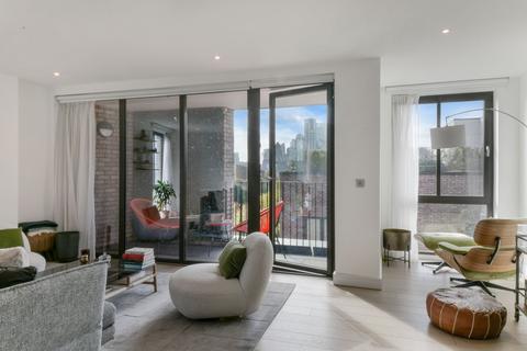 3 bedroom flat for sale, Rosewood Building, Gorsuch Place, London