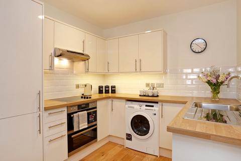 2 bedroom flat for sale, Sycamore Road, Amersham, Buckinghamshire