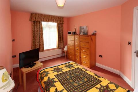 16 Falcons Court, Much Wenlock, TF13 6BF