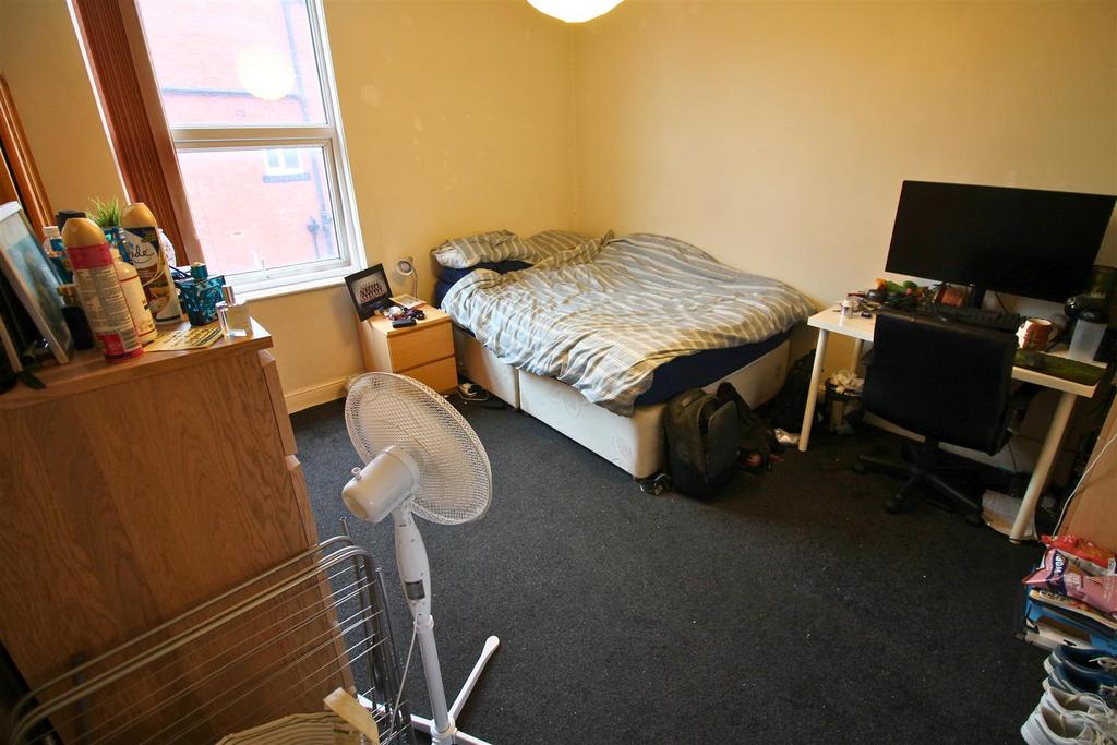 Bedroom 2.jpg