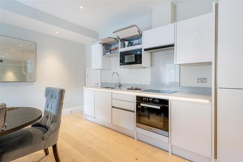 3 bedroom penthouse to rent, Bell Yard, Covent Garden, WC2A