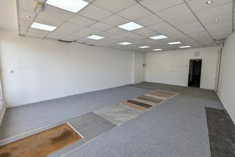 Retail property (high street) to rent, 2 Langley Parade, High Street, Abbots Langley, WD5 0AD