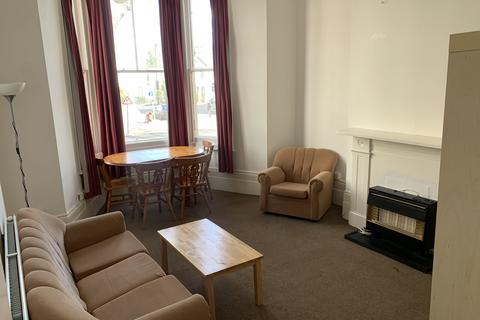 1 bedroom flat to rent, Chiswick High Road, London W4