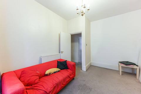 3 bedroom flat to rent, Kendoa Road, Clapham High Street, London, SW4